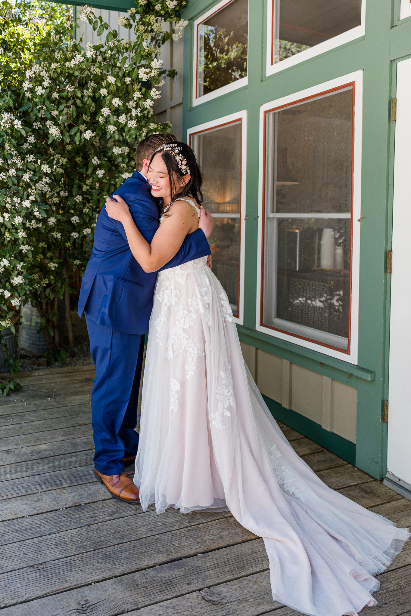 Wedding at Oakwood Creek in Julian captured by Carlsbad Photo